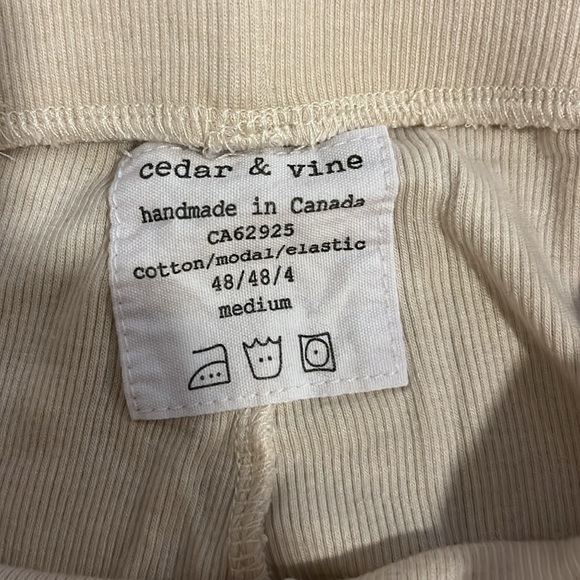 Cedar & vine legging - says M but feels like S - Picture 3 of 3